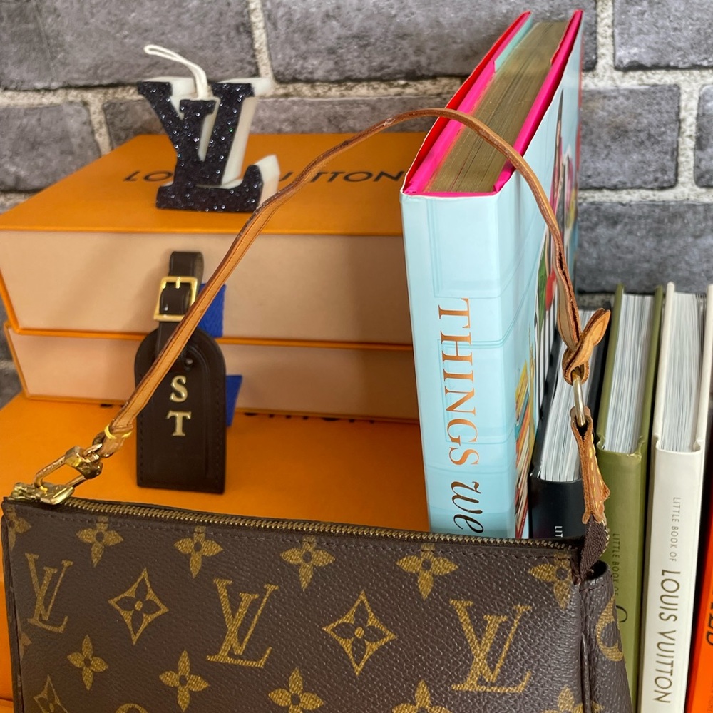 🔥SOLD🔥Authentic Louis Vuitton Pochette Accessories - Picture 10 of 16